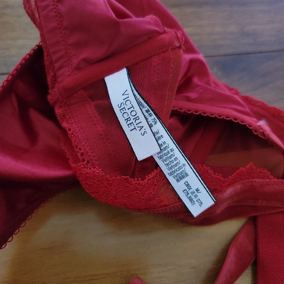 Victoria's Secrets Red Lace Bralette, Size Medium - Picture 7 of 10